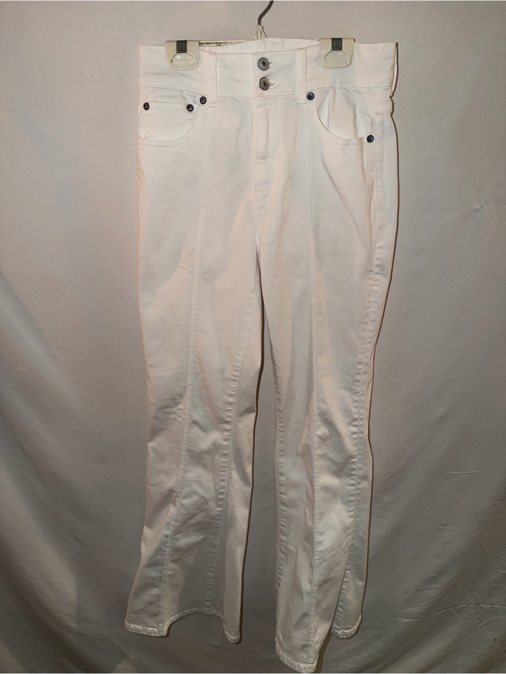 LADIES SIZE 4 AMERICAN EAGLE WHITE WIDE BOTTOM JEANS
